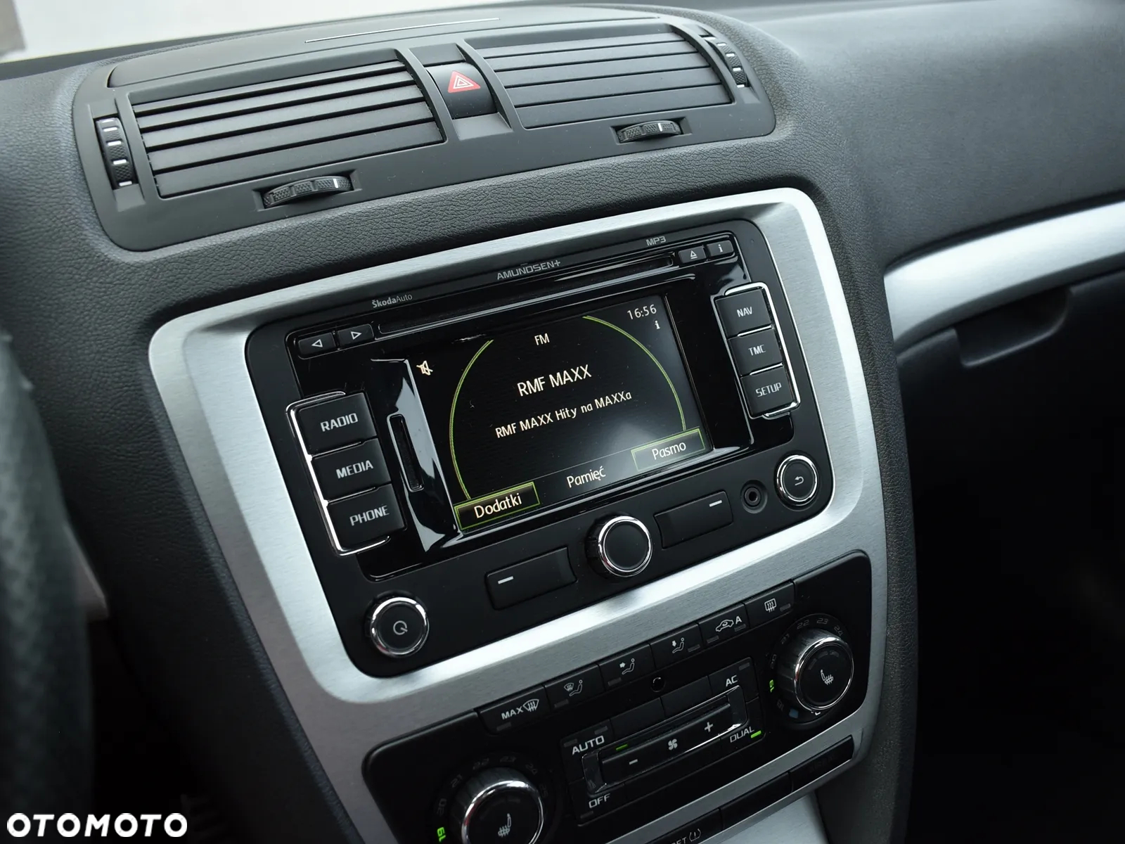 Skoda Octavia Combi 2.0 TDI DPF RS - 22