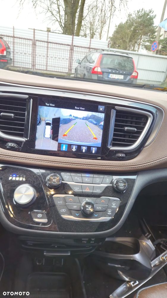 Chrysler Pacifica - 13