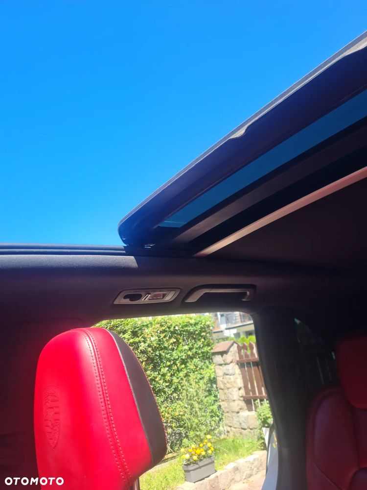 Porsche Cayenne Platinum Edition - 16