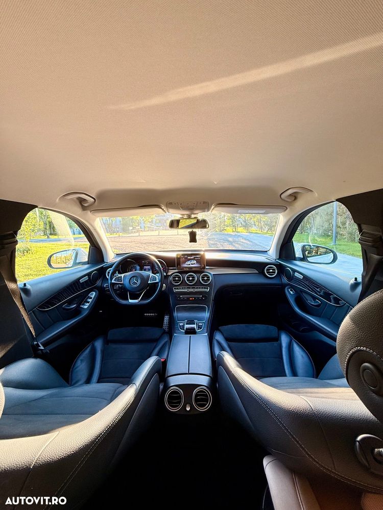 Mercedes-Benz GLC 250 4MATIC 9G-TRONIC AMG Line - 24