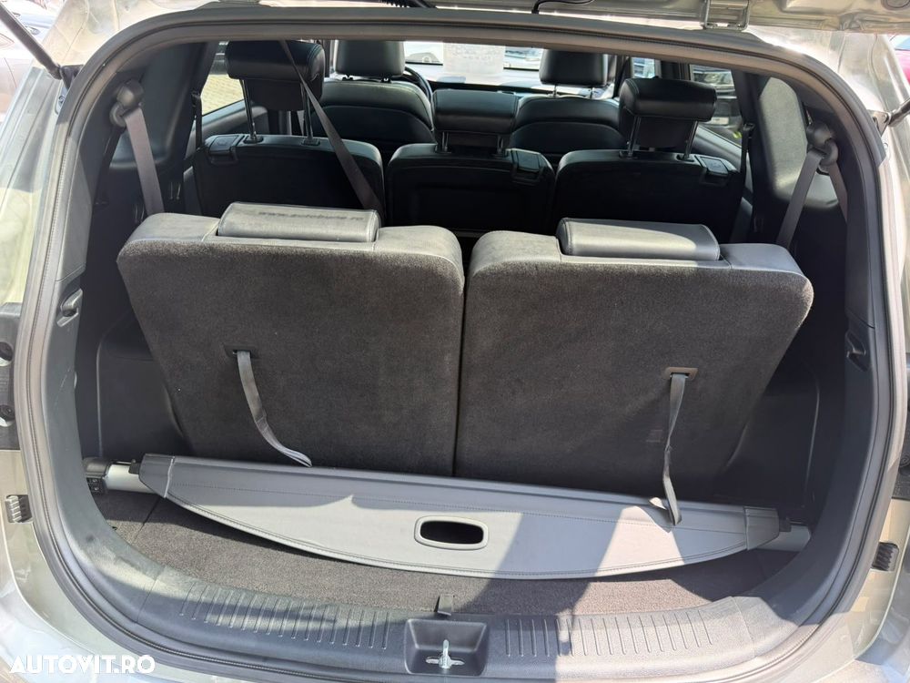 Kia Carens - 18