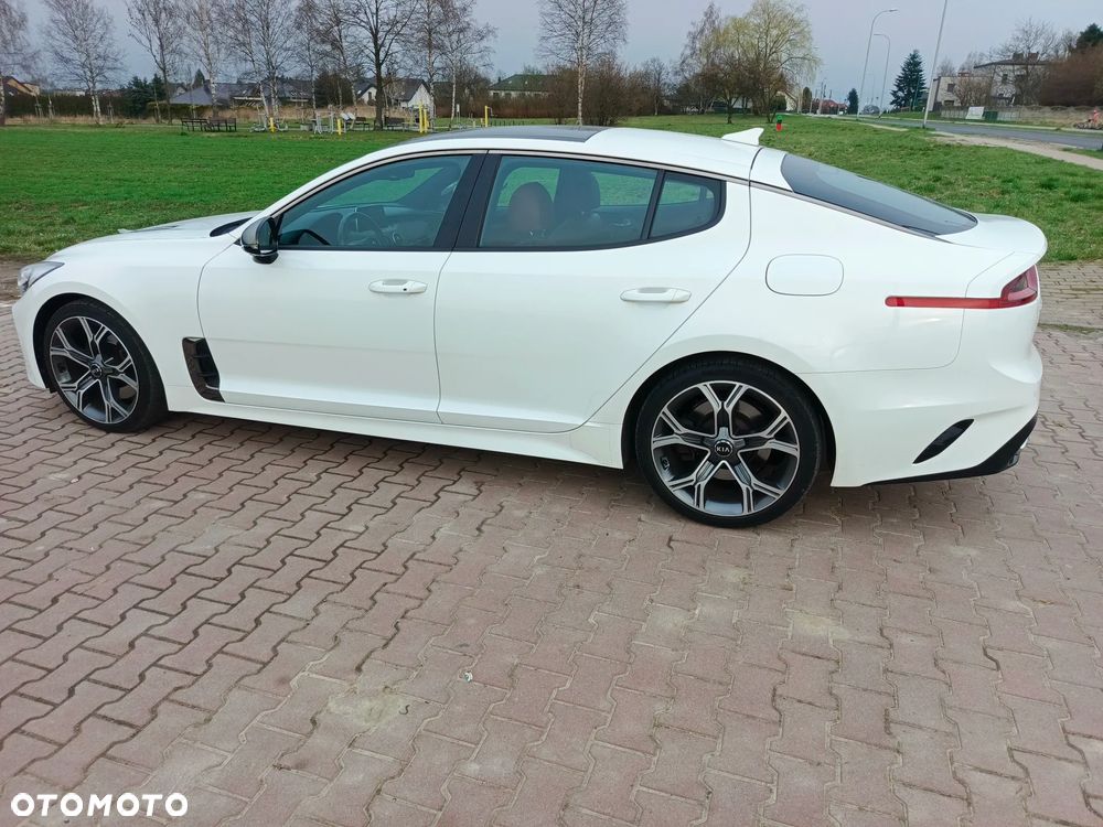 Kia Stinger - 2