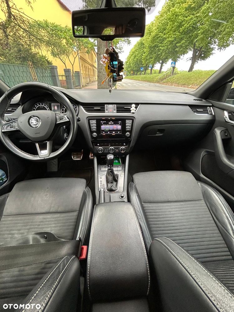 Skoda Octavia 2.0 TDI DSG RS - 8