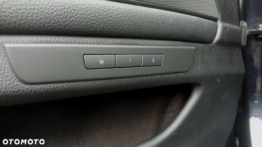 BMW Seria 5 528i Sport-Aut - 11