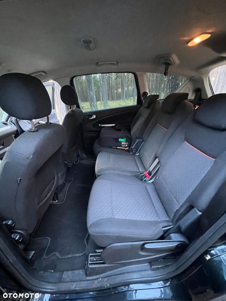 Ford S-Max - 8