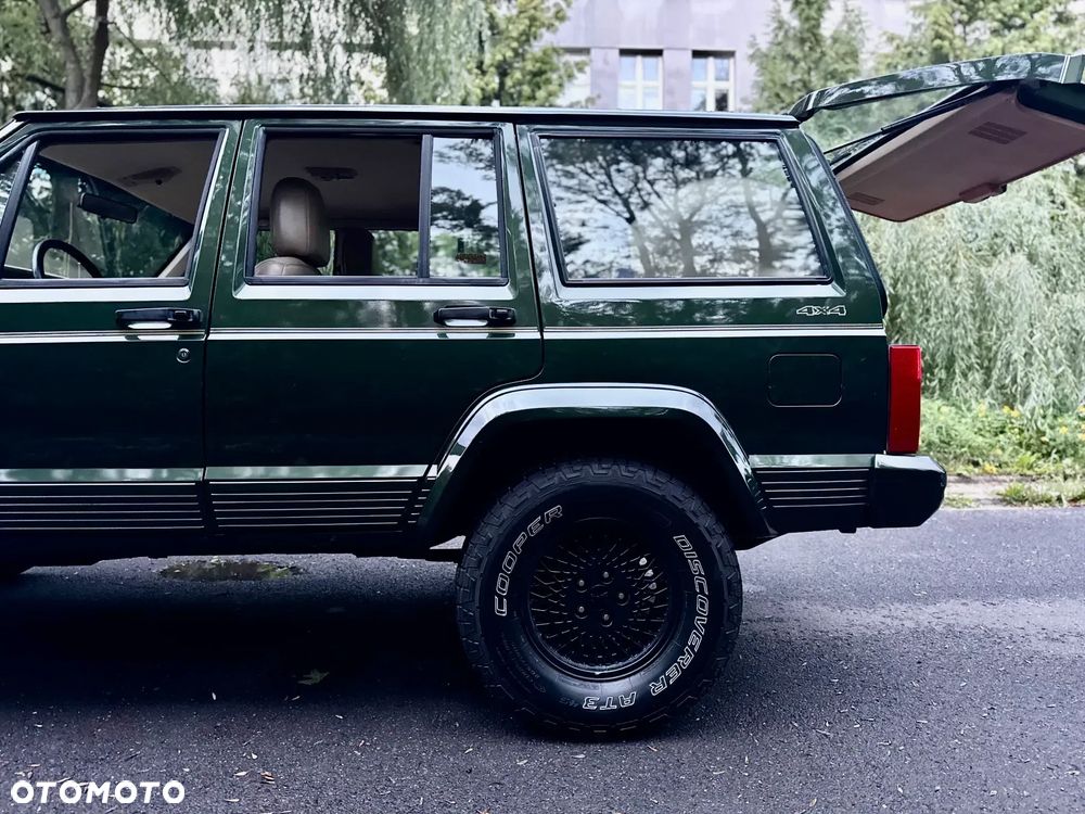 Jeep Cherokee - 9