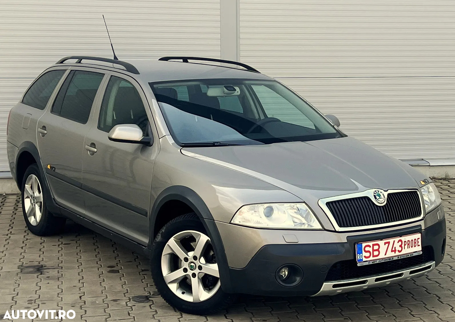 Skoda Octavia Combi 2.0 TDI DPF 4x4 Scout - 2