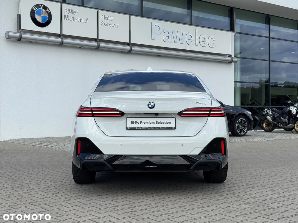 BMW Seria 5 520i mHEV - 5