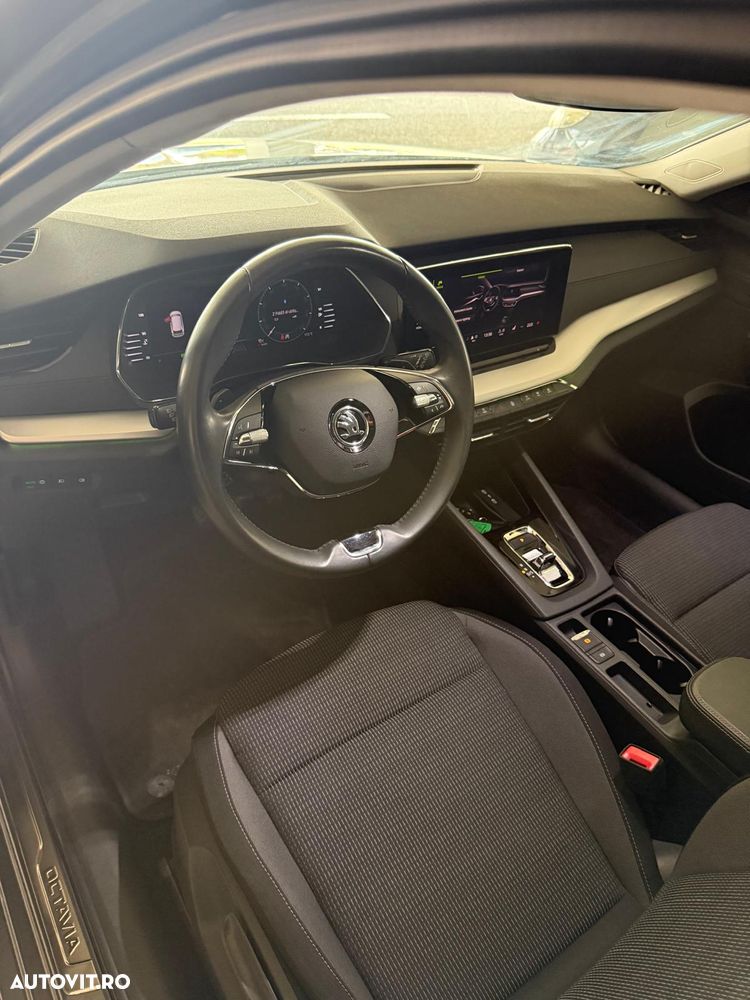 Skoda Octavia 2.0 TDI DSG Ambition - 8