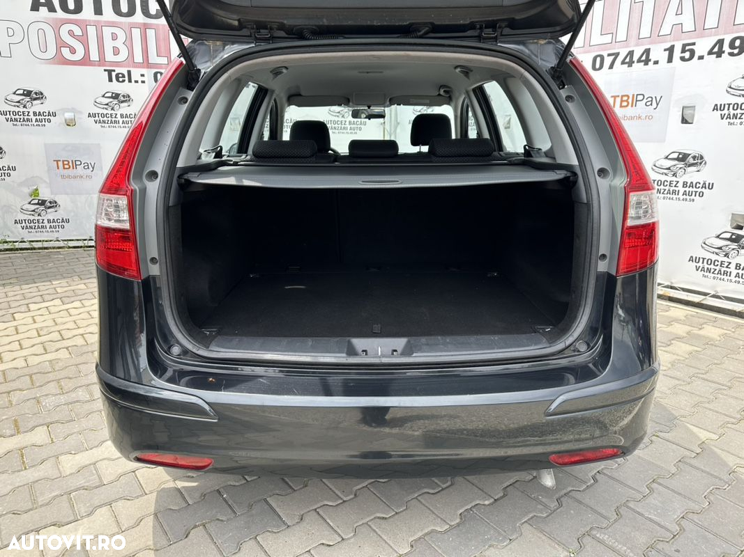 Hyundai i30 i30cw 1.4 blue Comfort - 12