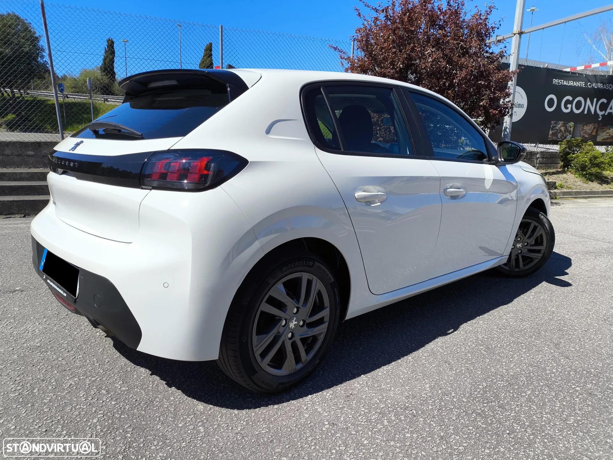 Peugeot 208 1.2 PureTech Active Pack - 4
