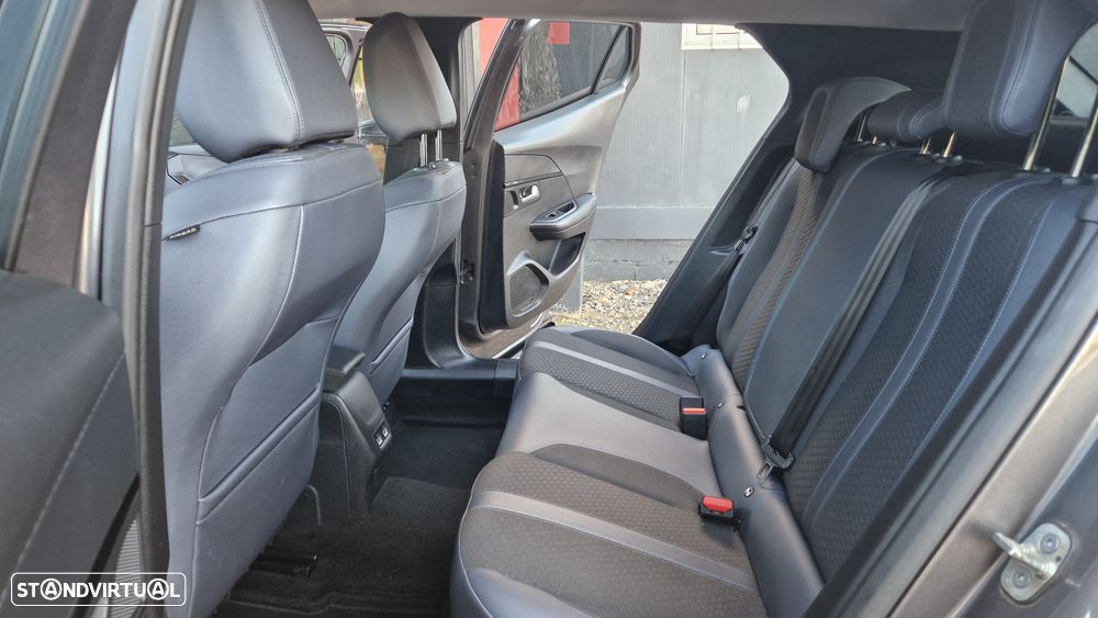 Peugeot 2008 1.5 BlueHDi Allure Pack EAT8 - 29