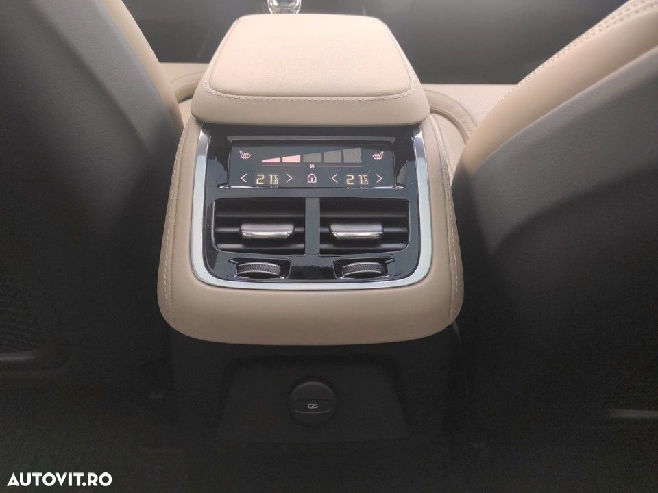 Volvo XC 90 T8 AWD PHEV Ultra Dark - 16