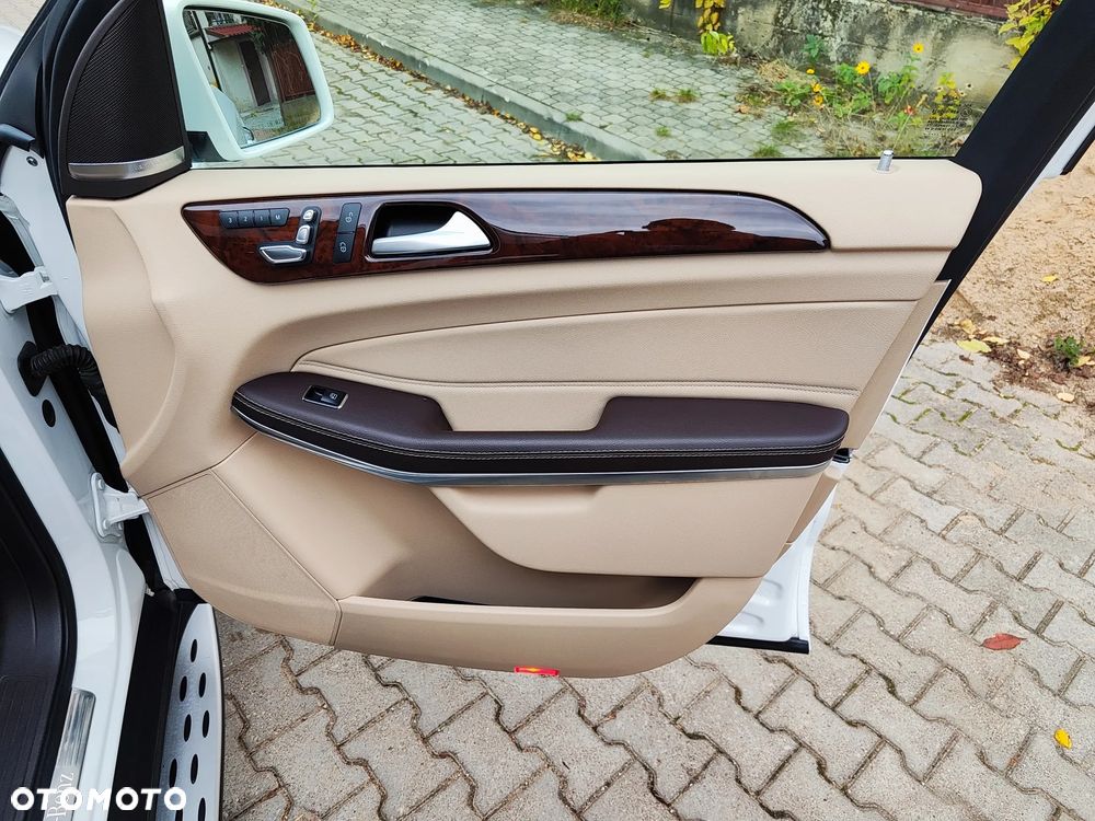 Mercedes-Benz GLS - 17