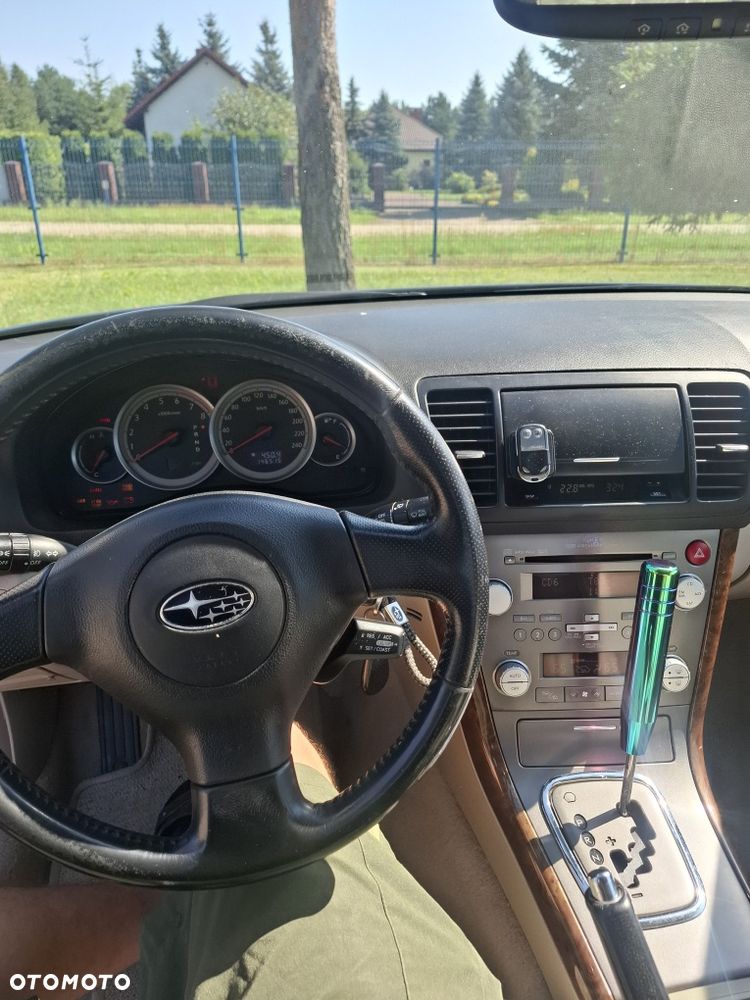 Subaru Legacy - 8