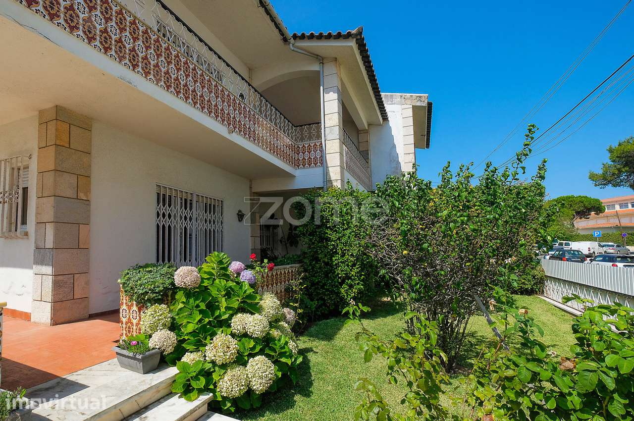 Moradia T6 Geminada no Bairro do Rosário, Cascais | Jardim e Garagem - Grande imagem: 3/31