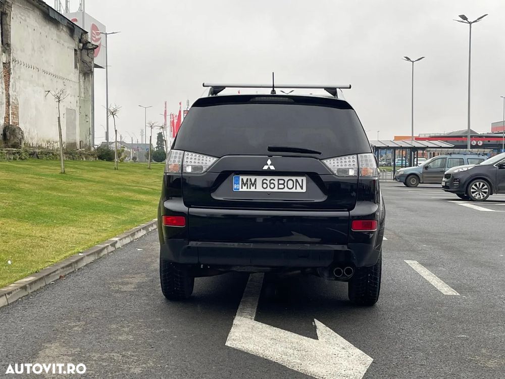 Mitsubishi Outlander 2.2 DI-D 4WD Invite - 4