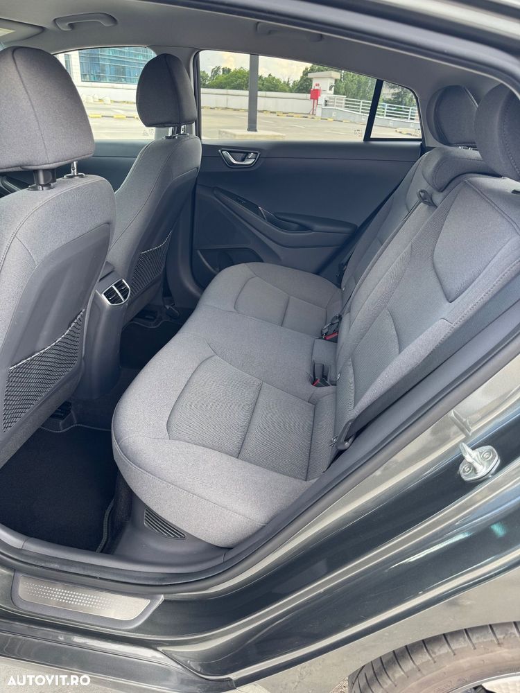 Hyundai IONIQ - 11