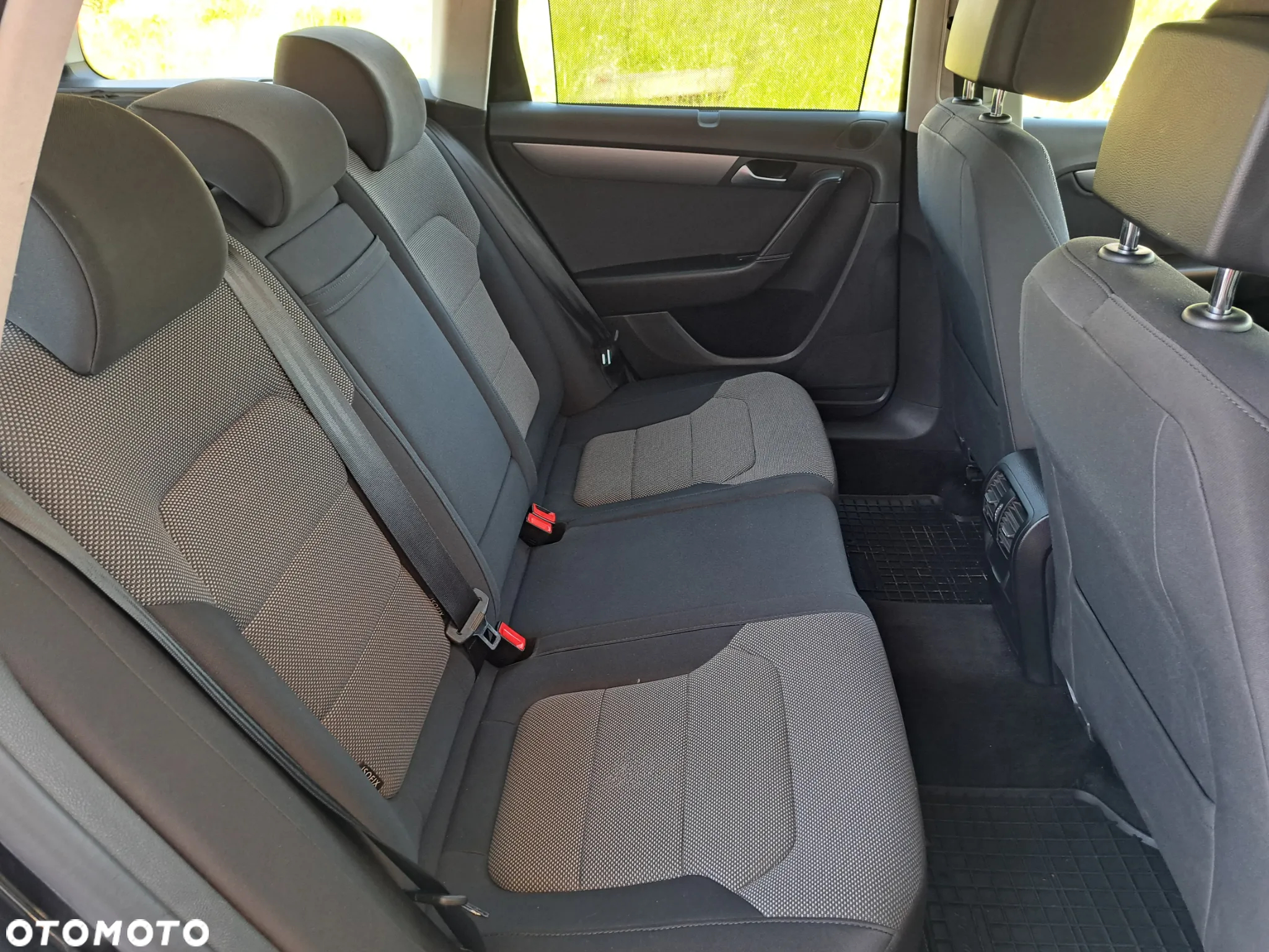 Volkswagen Passat - 22
