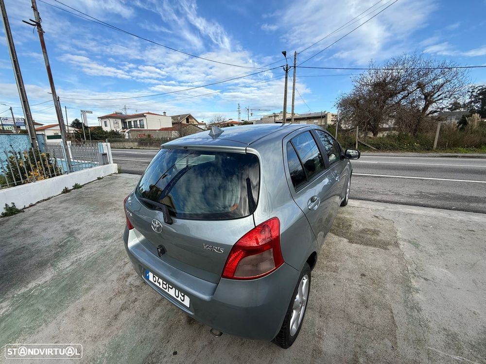 Toyota Yaris 1.0 VVT-i AC - 11