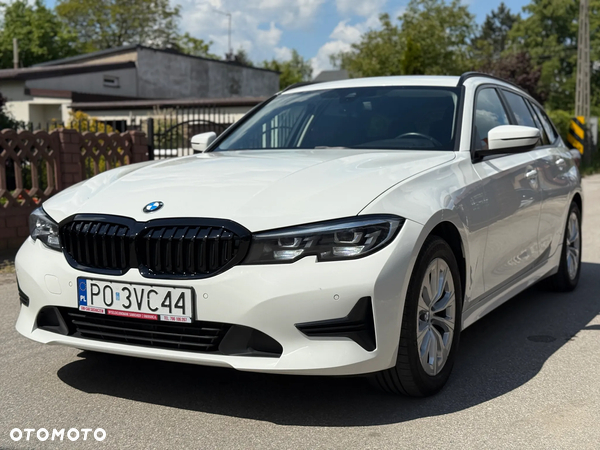 BMW Seria 3 318i Advantage