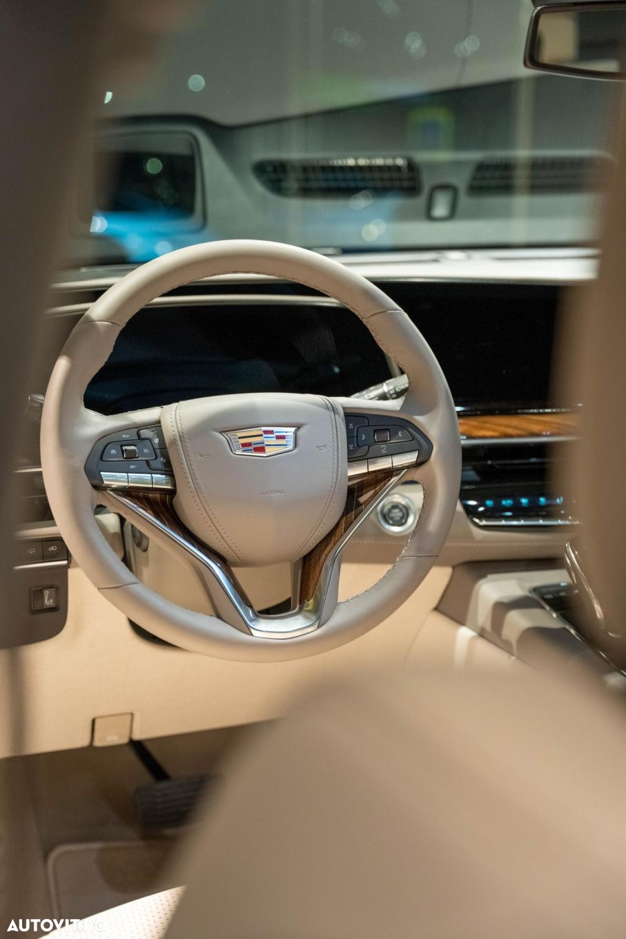 Cadillac Escalade - 17