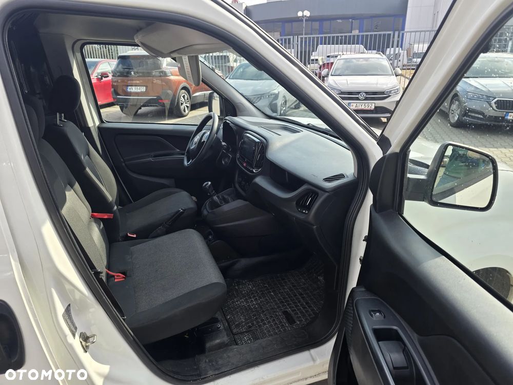 Fiat Doblo Maxi diesel 1,6 105KM blaszak 3 osobowy Krajowy FV23% - 18