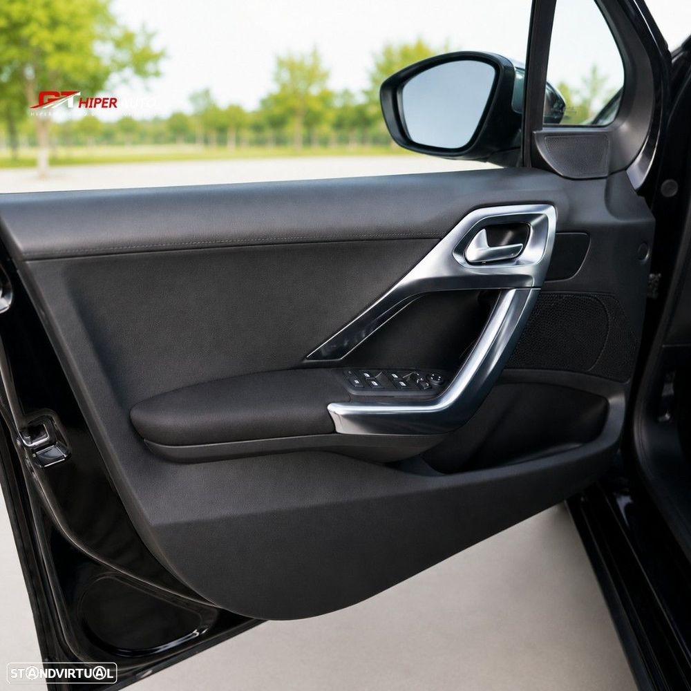 Peugeot 2008 1.2 PureTech Allure - 6
