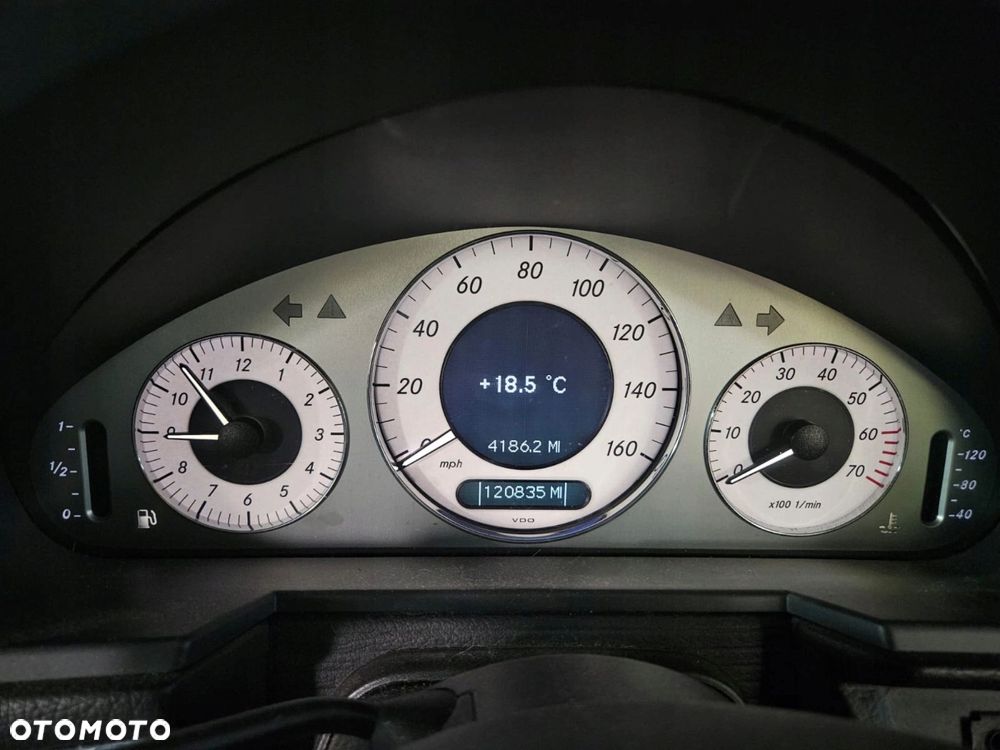 Licznik zegary Mercedes w211 e-klasa e500 5.0 v8 UK 2115403111 - 6