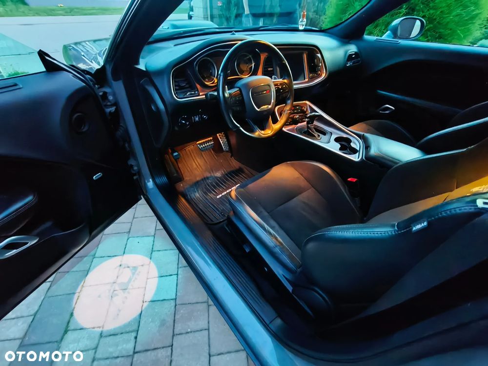Dodge Challenger 6.4 Scat Pack - 19
