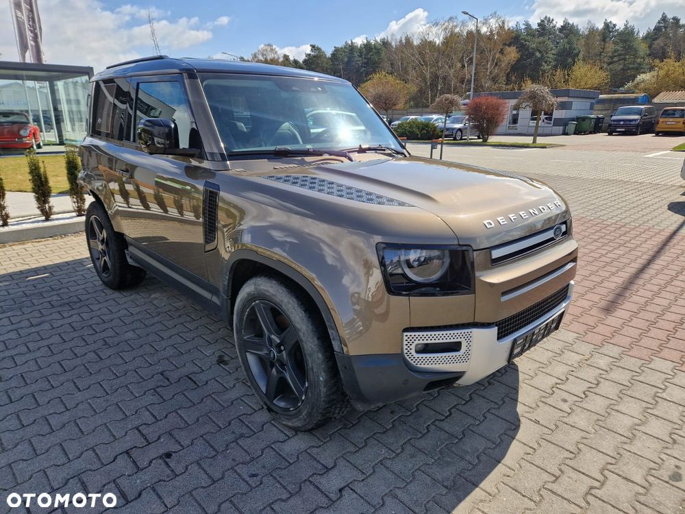 Land Rover Defender - 3