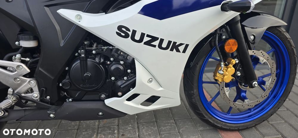 Suzuki GSX-R - 11