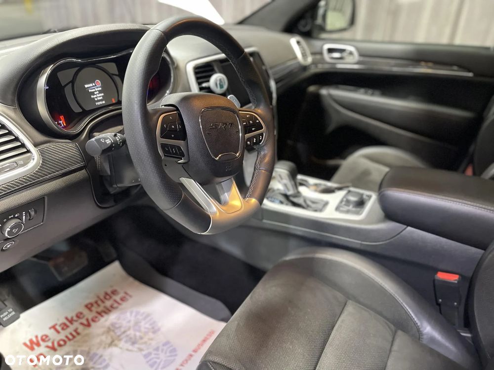 Jeep Grand Cherokee - 12