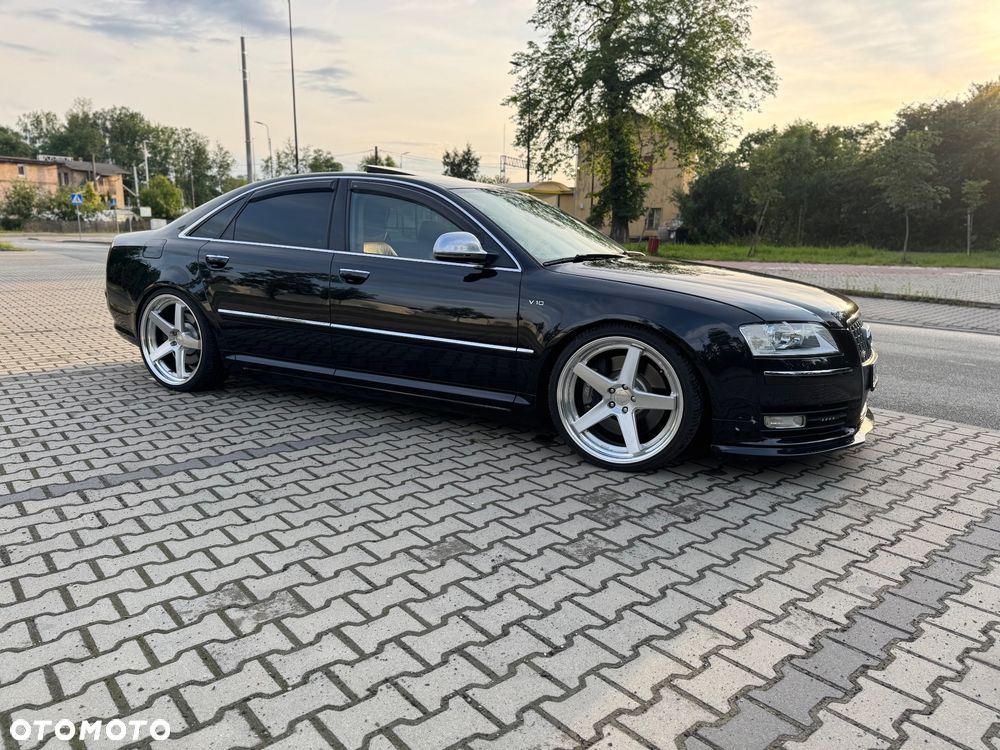 Audi S8 - 9