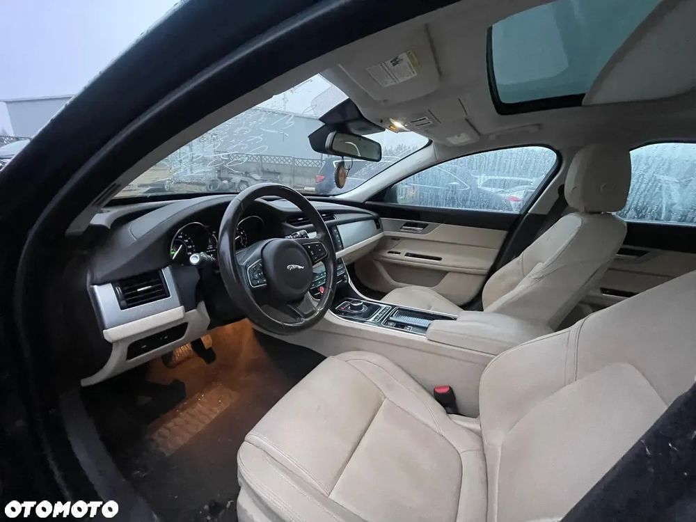 Jaguar XF 3.0 V6 S - 8