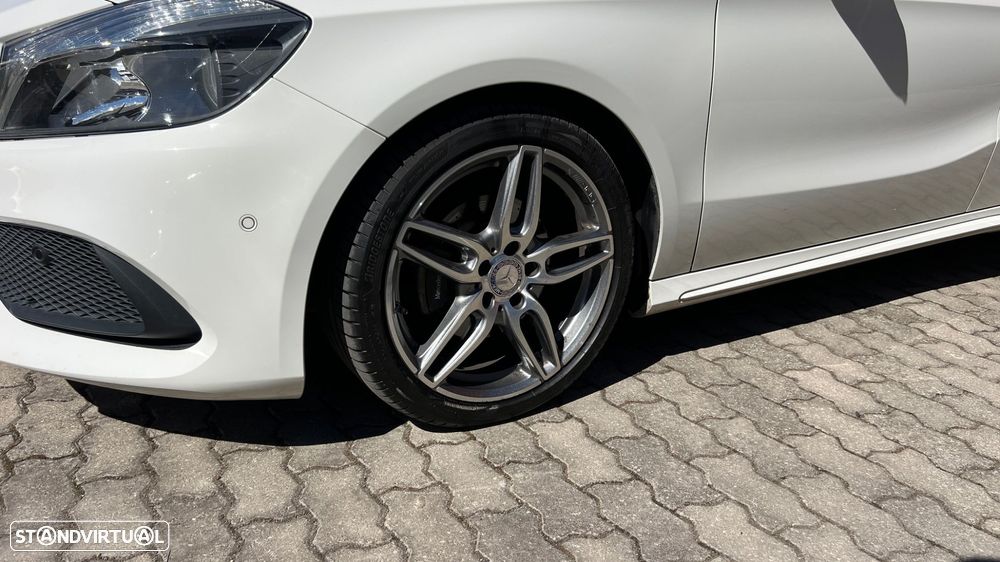 Mercedes-Benz A 180 d AMG Line - 21