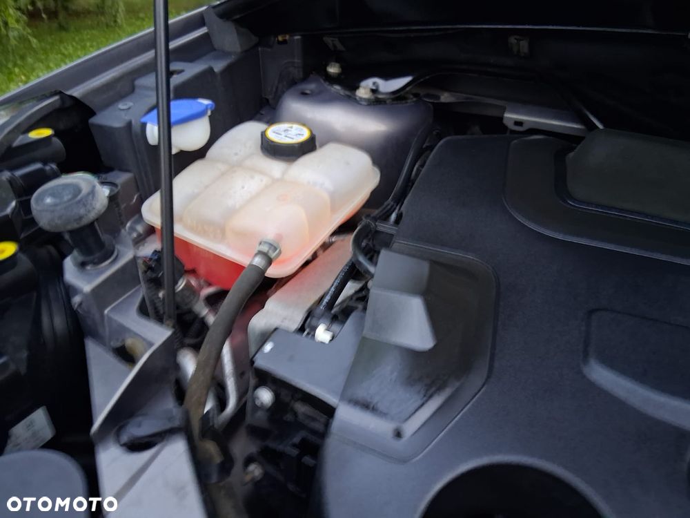 Ford Kuga 2.0 TDCi 2x4 Trend - 6