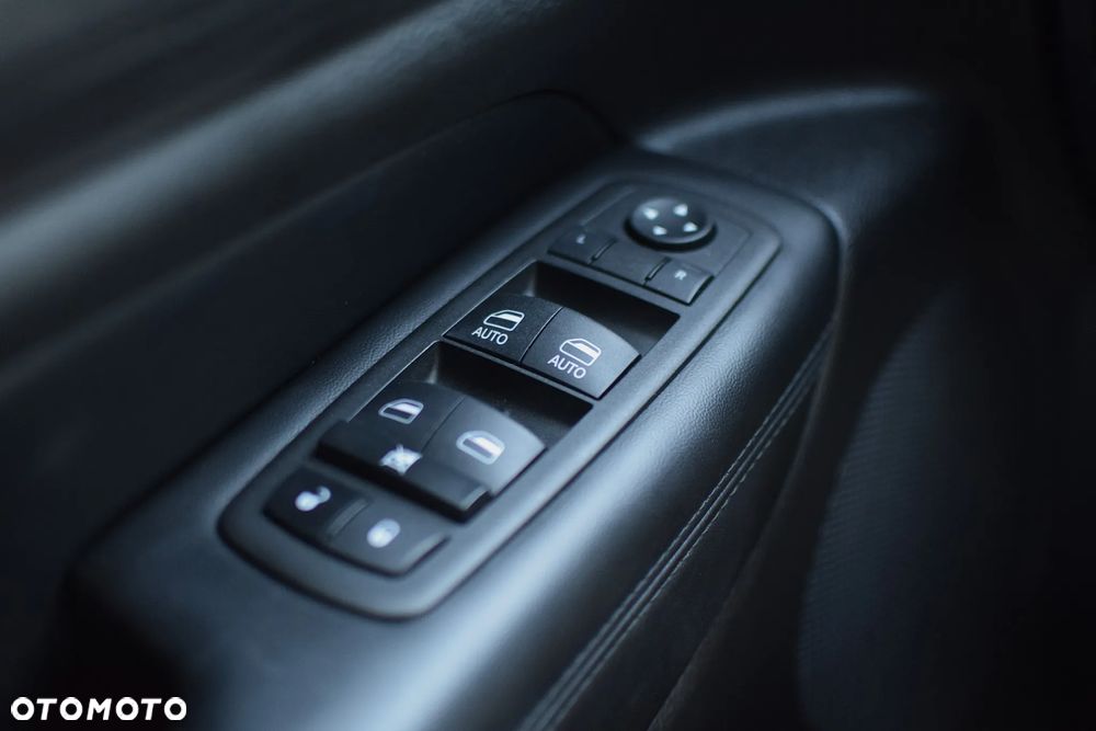 Jeep Grand Cherokee - 24