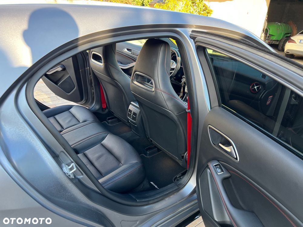 Mercedes-Benz Klasa A AMG 45 4Matic AMG Speedshift 7G-DCT - 12