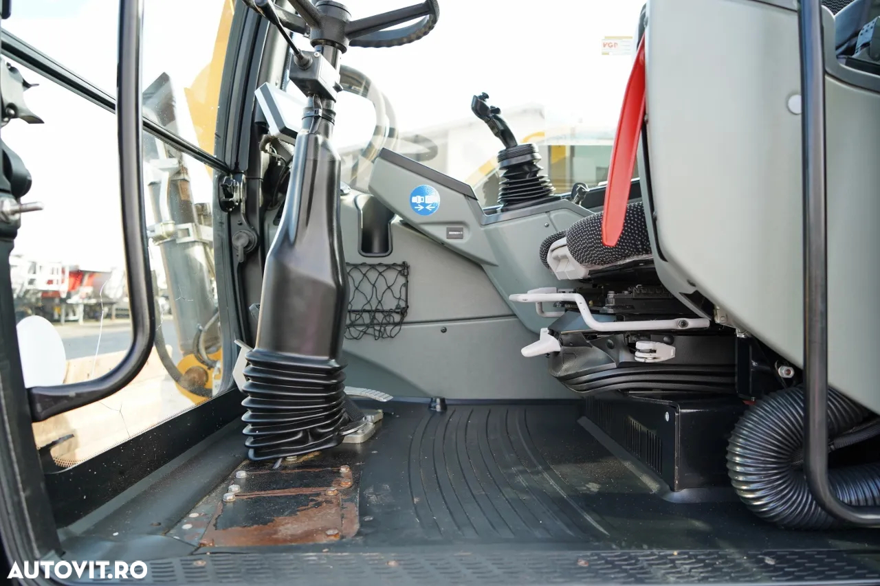 Liebherr 910 COMPACT LITRONIC / EXCAVATOR PE ROȚI / AER CONDIȚIONAT / CAMERĂ / ANUL 2020 / CONTRACT DE SERVICE POST-SERVICE - 25