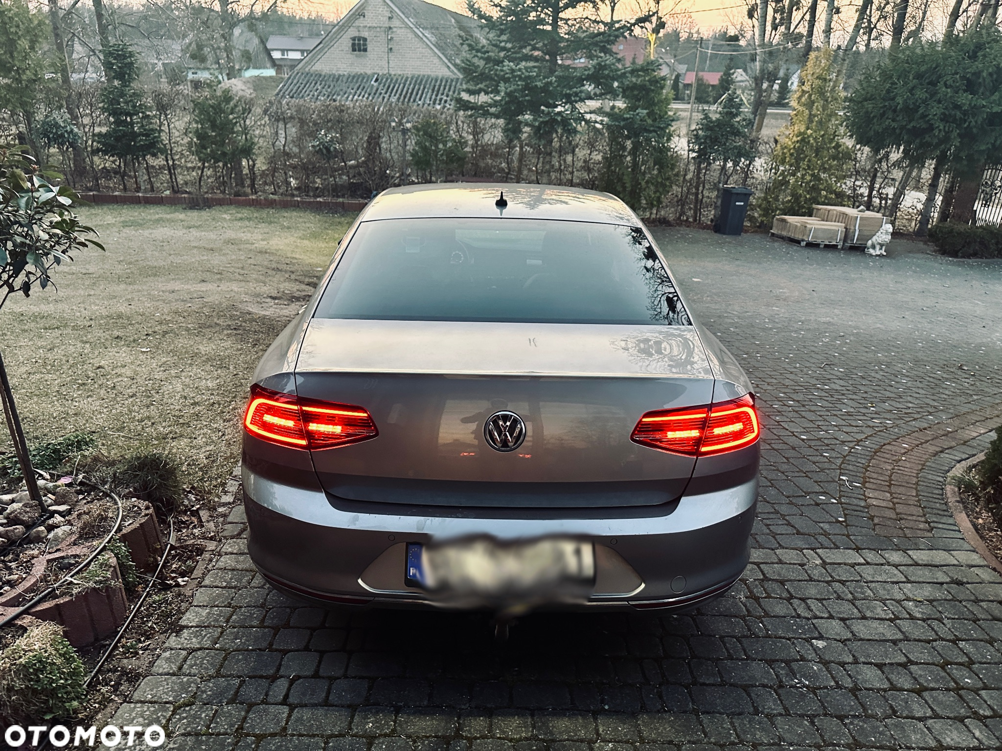 Volkswagen Passat - 12