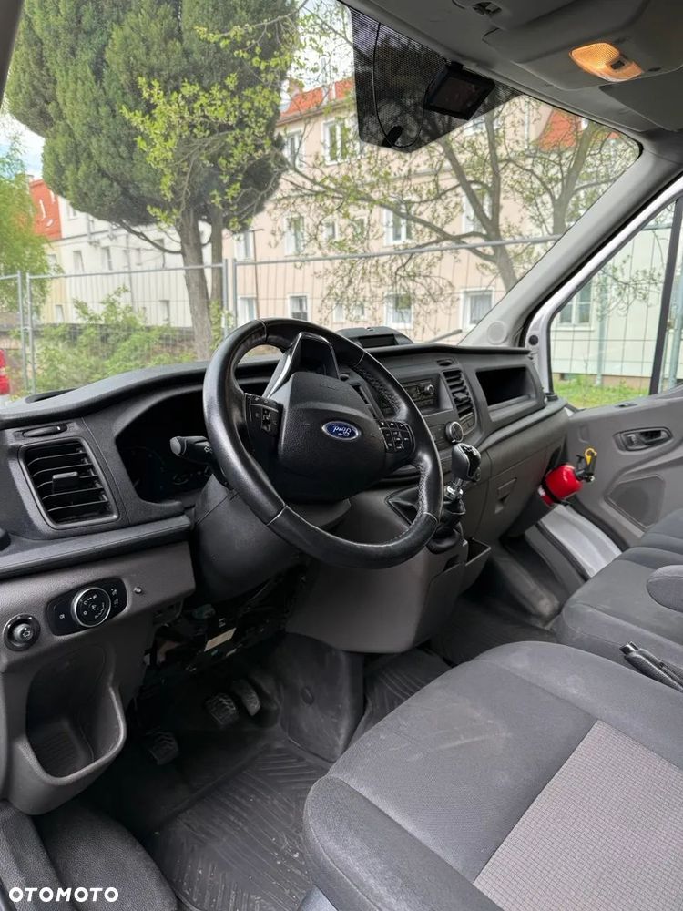 Ford Transit - 12