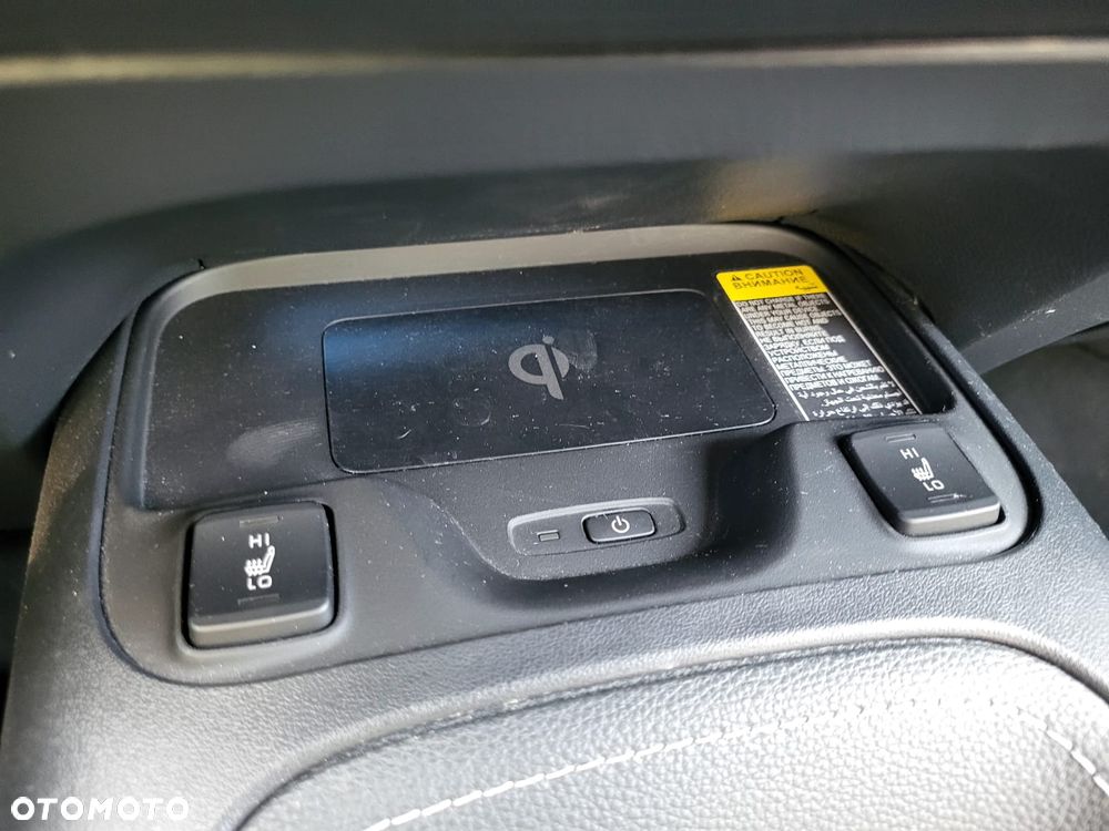 Toyota Corolla 1.8 Hybrid GPF Executive - 29