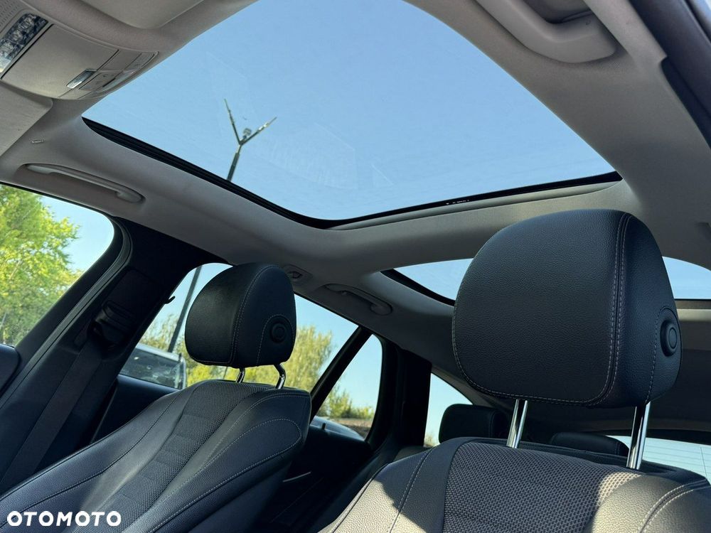 Mercedes-Benz Klasa E 400 4-Matic 9G-TRONIC - 12