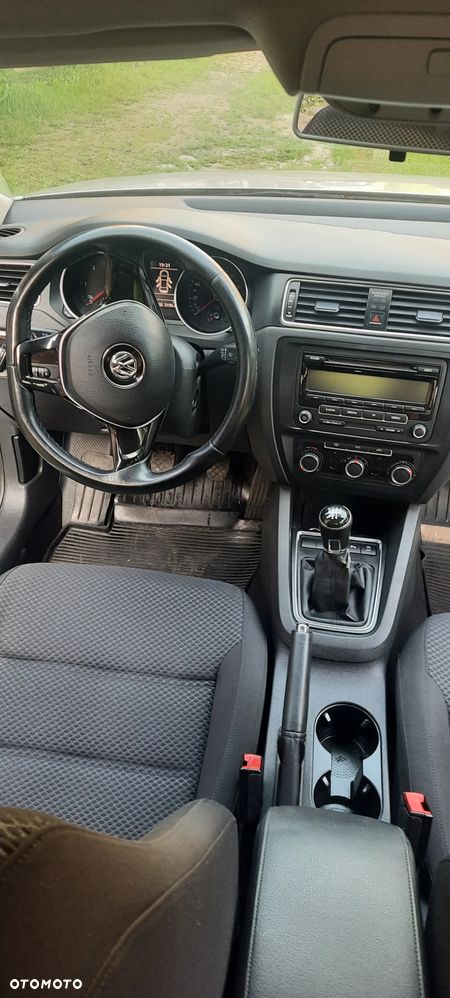 Volkswagen Jetta 2.0 TDI DPF BMT Trendline - 8