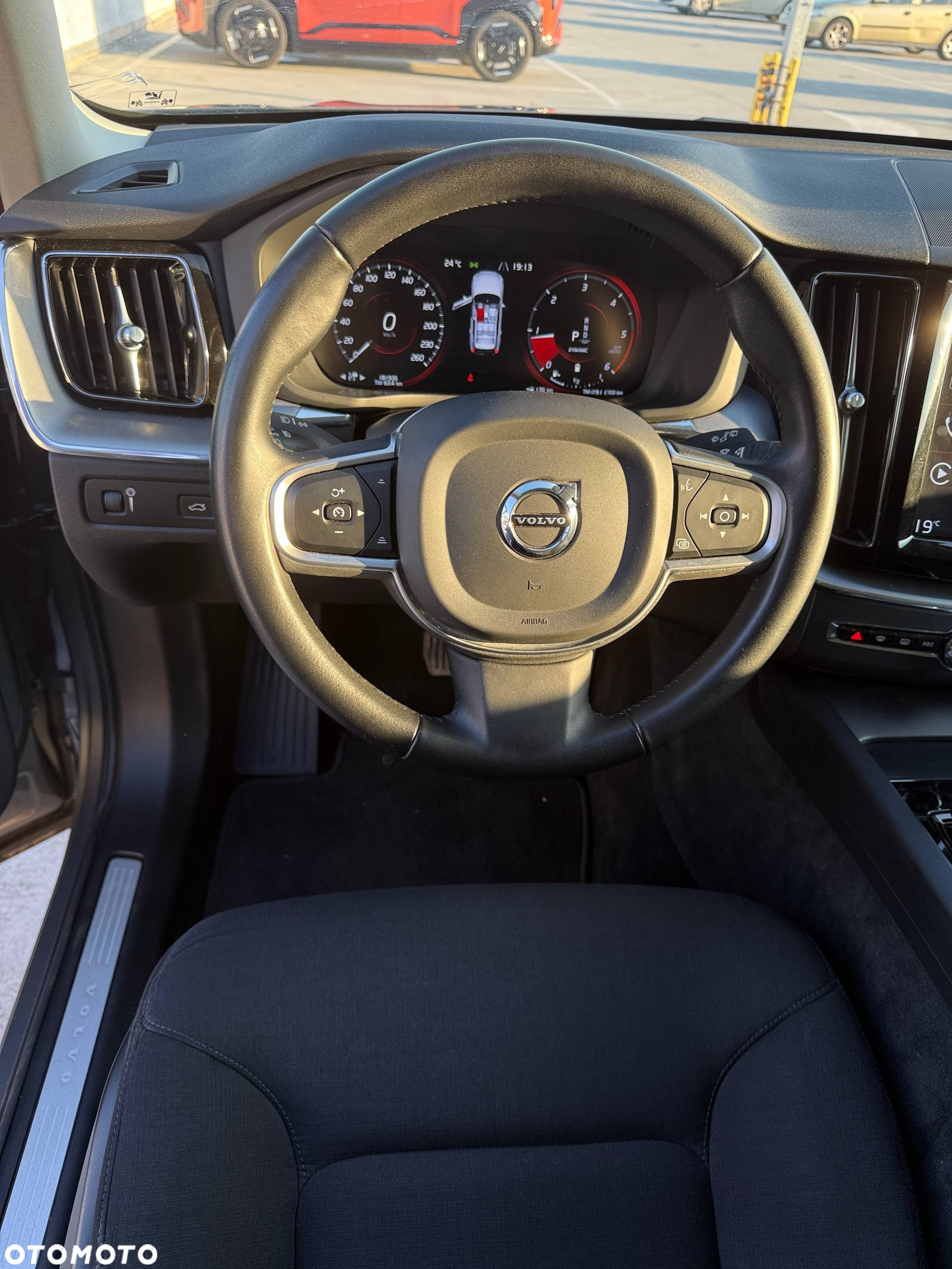 Volvo XC 60 B4 B Momentum Pro - 19