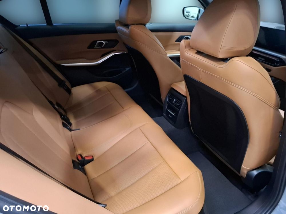 BMW Seria 3 320d xDrive mHEV M Sport sport - 8