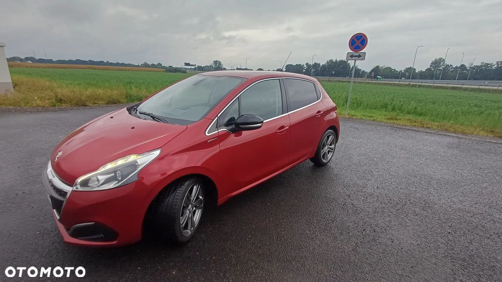 Peugeot 208 - 1