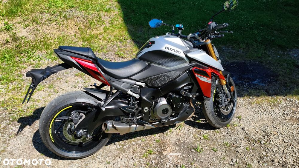 Suzuki GSX 1000 - 4