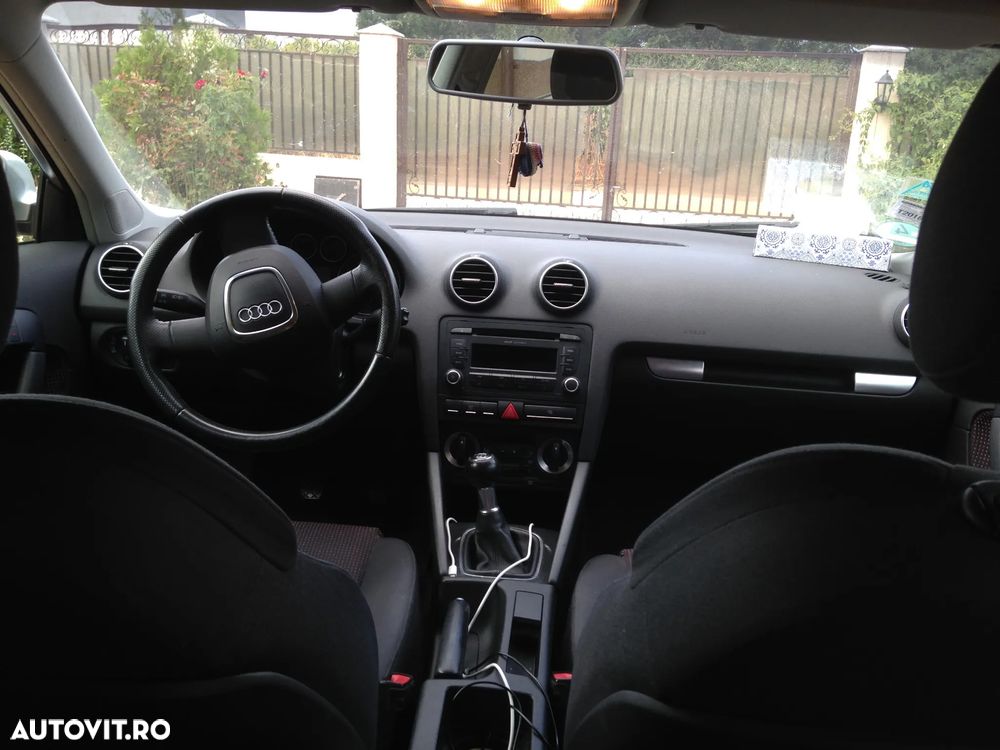 Audi A3 2.0 TDI Sportback Ambiente - 2